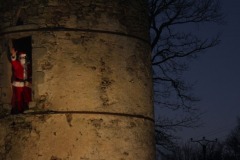 100
